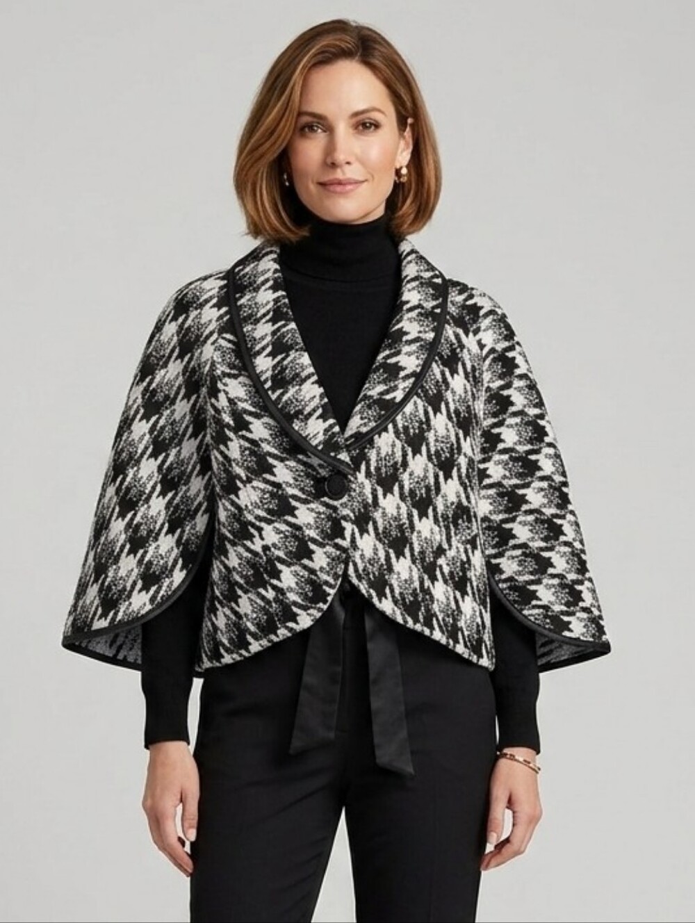 Mario Serrani Black and White Houndstooth Cape